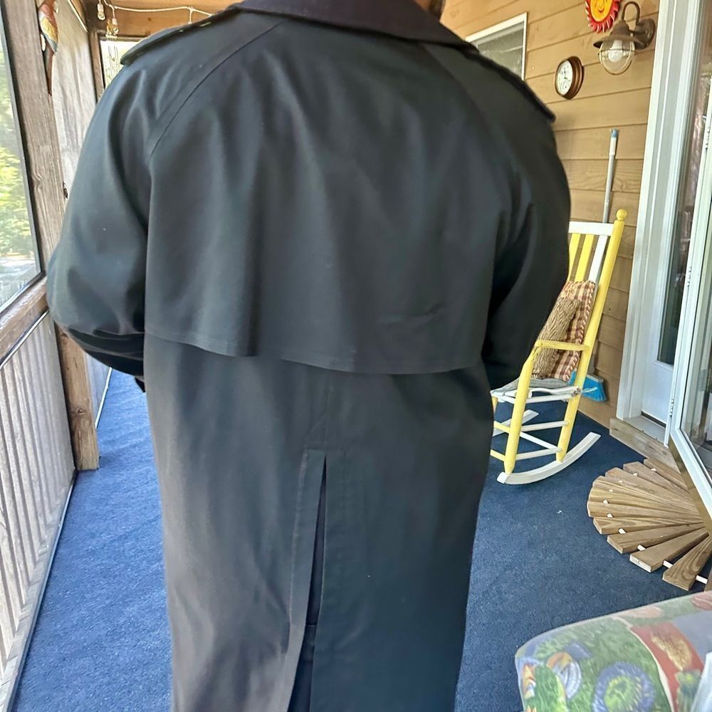 Nice classic lined raincoat by Burberry - Picture 7 of 9